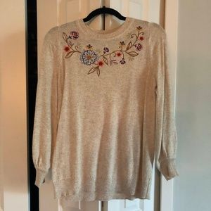 FLORAL EMBROIDERED SWEATER